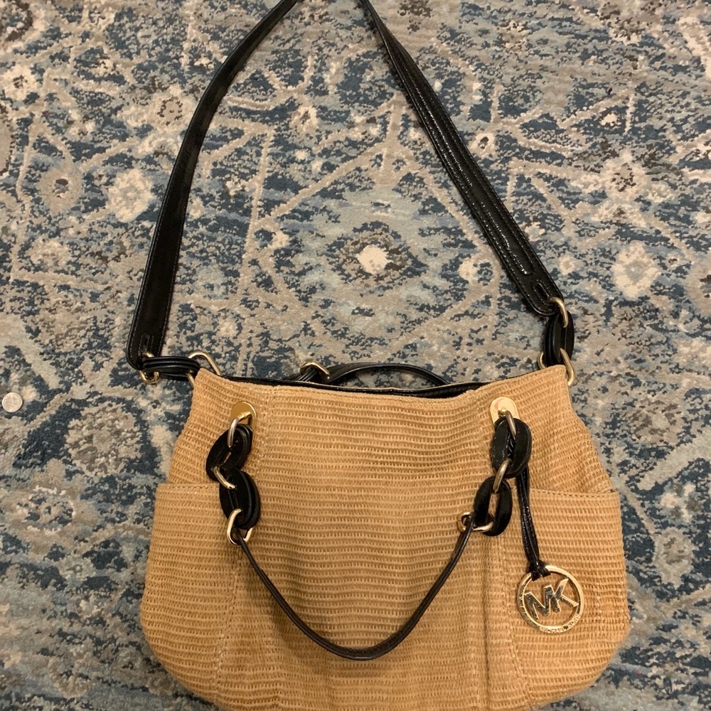 Michael Kors Pocket Book